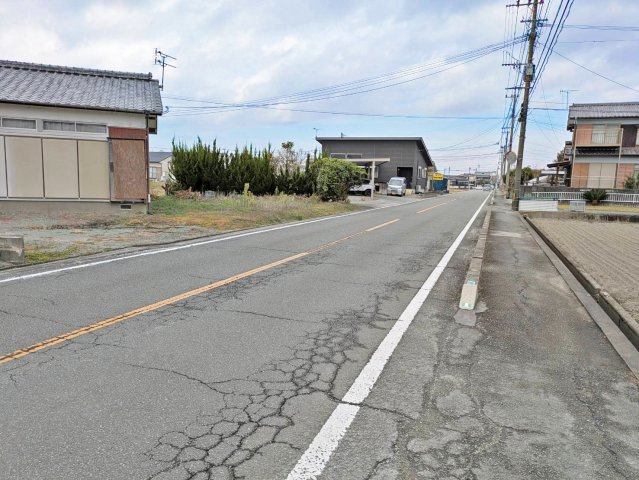 【前面道路含む現地写真】