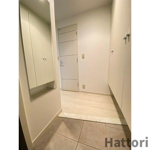 M.hills西本町の玄関