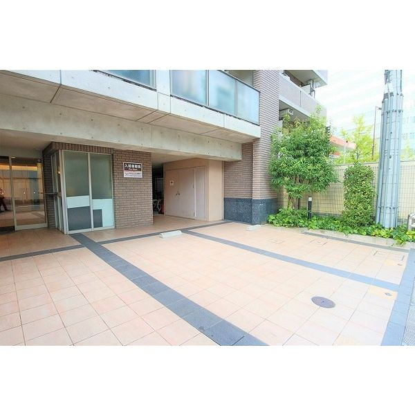 M.hills西本町のエントランス