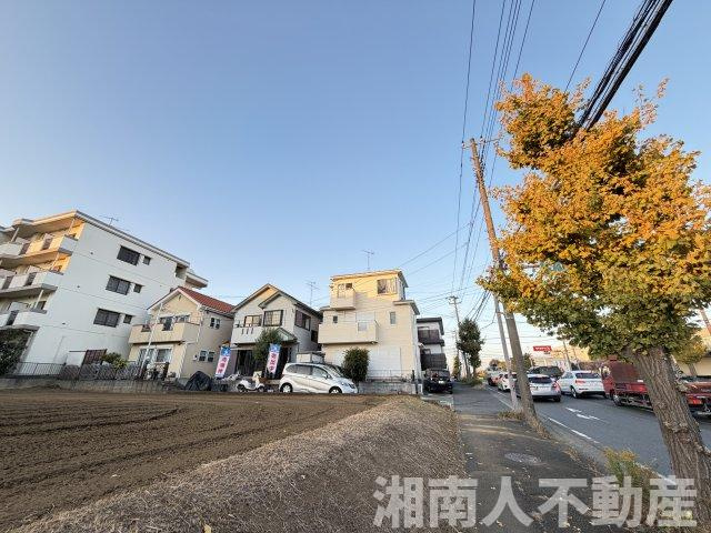藤沢市石川１丁目３２－３０戸建ての前面道路含む現地写真|前面道路含む現地写真です