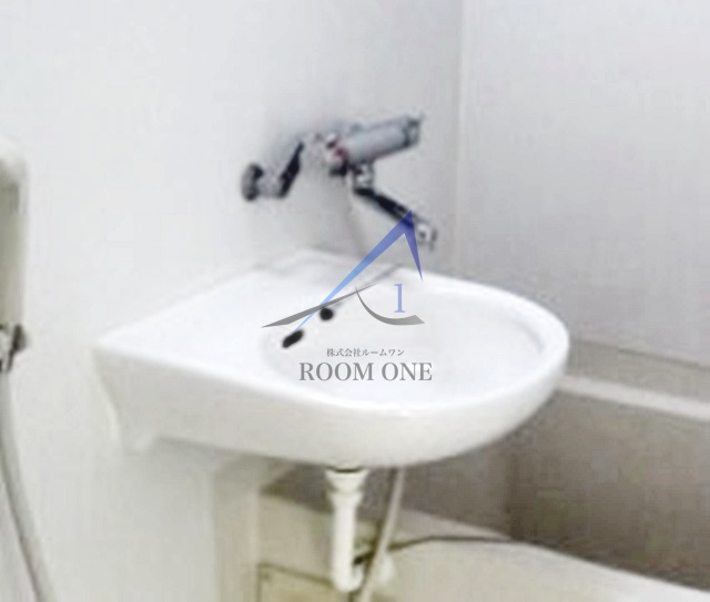 新宿ナショナルコートの洗面所|洗面台です。