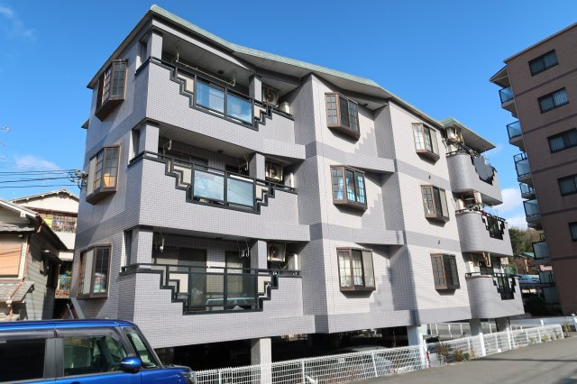 シャトーレジデント寝屋の外観