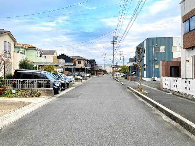 【前面道路含む現地写真】の画像