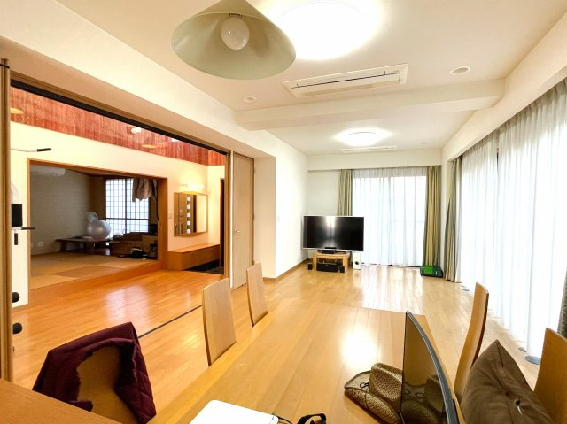 【居間・リビング】の画像