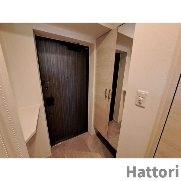 スプランディッド京橋EASTの玄関