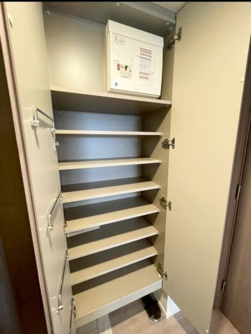 千代田区外神田２丁目の賃貸マンションの収納