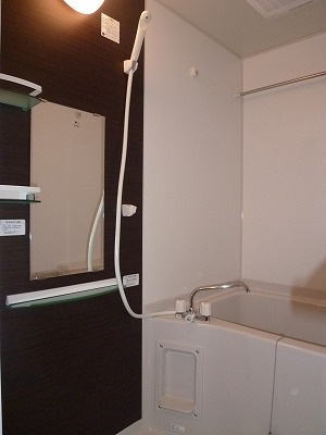 リブリ・アニヴェルセルの浴室|お風呂です