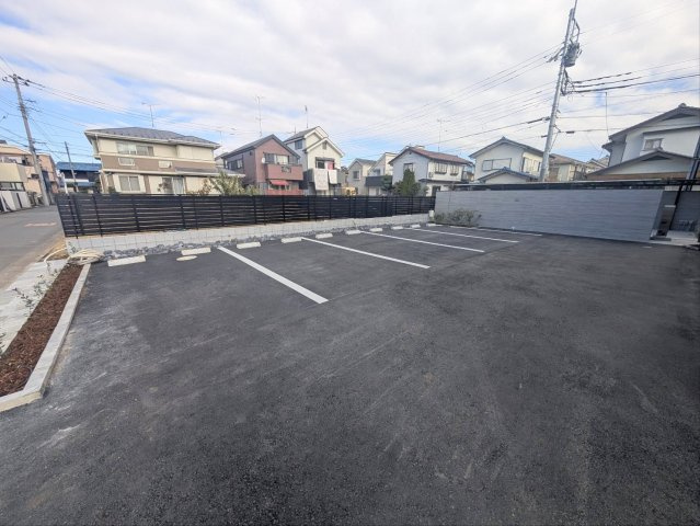 ザ・カリフォルニアレジデンスの駐車場