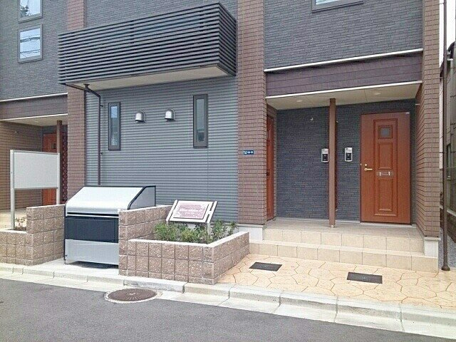 シャルムさくらⅣのエントランス