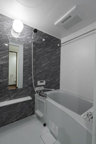 スカイラシクラス小岩の浴室