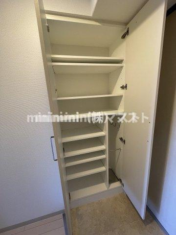 エステムプラザ難波ＷＥＳＴリバークロスの収納