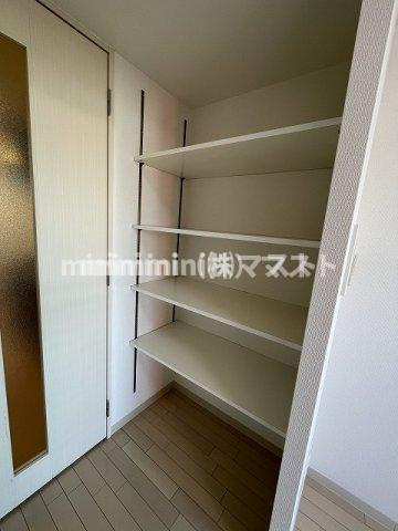 エステムプラザ難波ＷＥＳＴリバークロスの収納