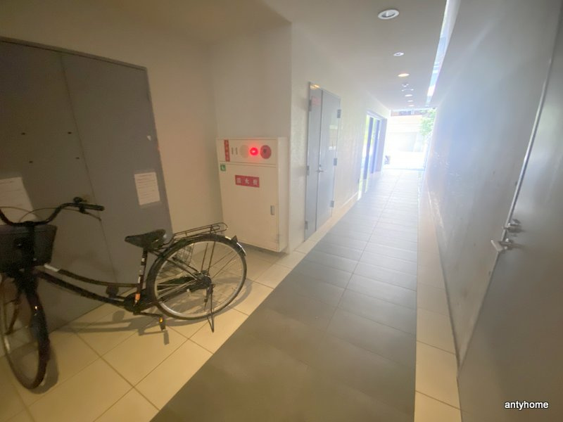 エステムコート難波EASTレオルガ　仲介手数料無料のロビー