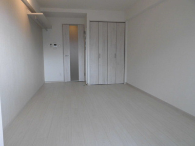 【居間・リビング】 | プロスパーレインボーヴィラ | 8.9帖の広々としたお部屋です