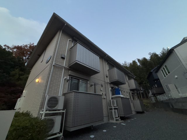 川崎市麻生区下麻生２丁目のアパートの外観