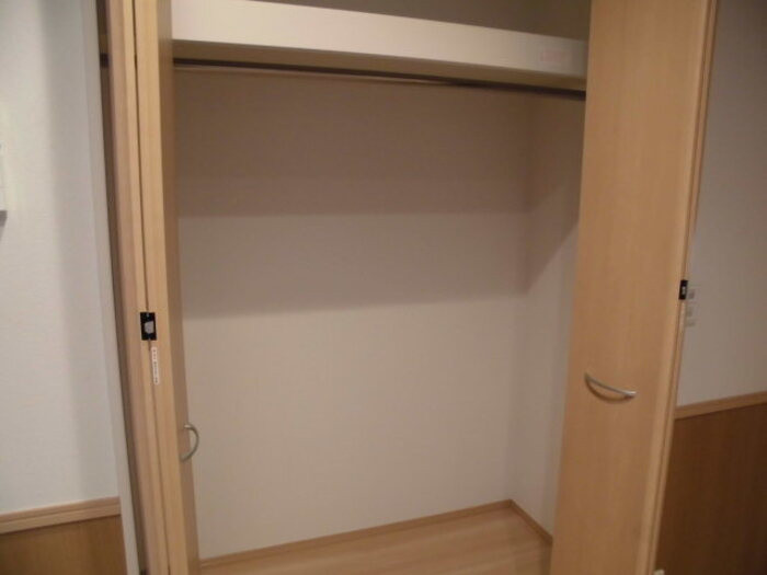 川崎市麻生区下麻生２丁目のアパートの収納