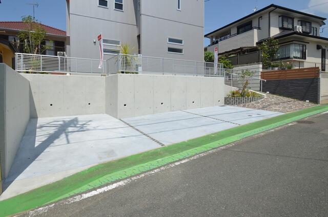 香椎台１丁目貸家の駐車場
