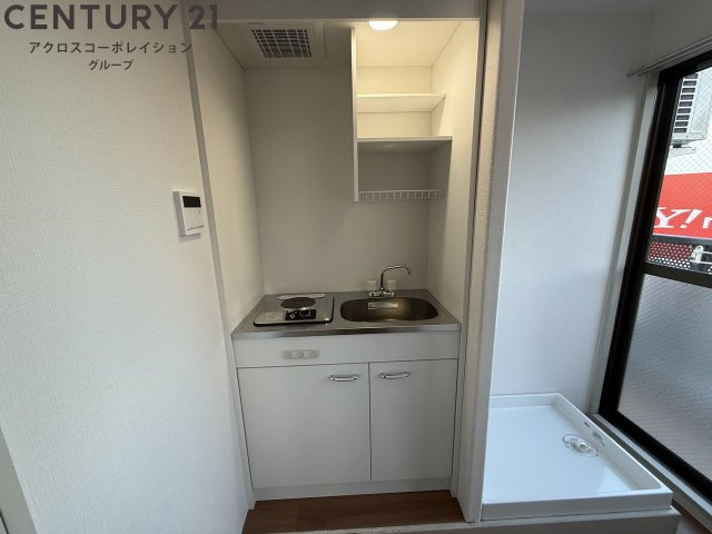 壁付けキッチンでスペースを最大限有効活用できます！
