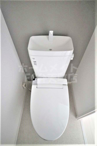 【トイレ】 | セオリー大阪ベイシティ | 落ち着いたトイレです