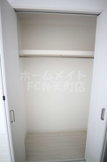 【収納】 | セオリー大阪ベイシティ | 大きなスペースがあり、収納には困りません