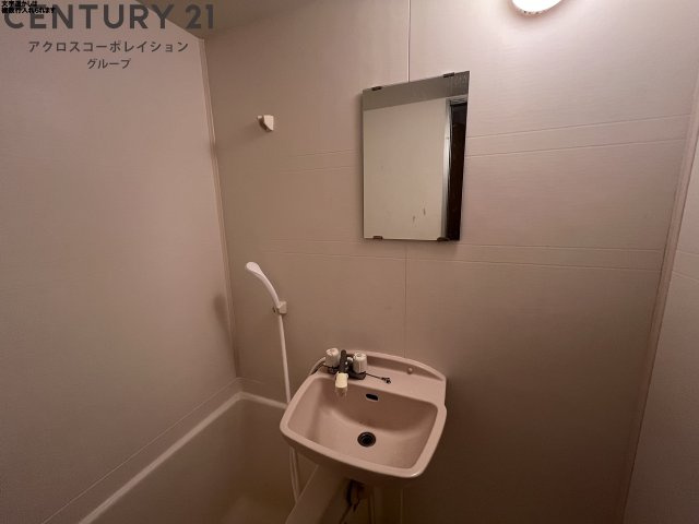 浴室内に洗面台付き！