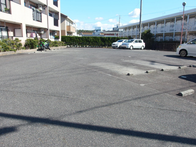 ルモンエストの駐車場