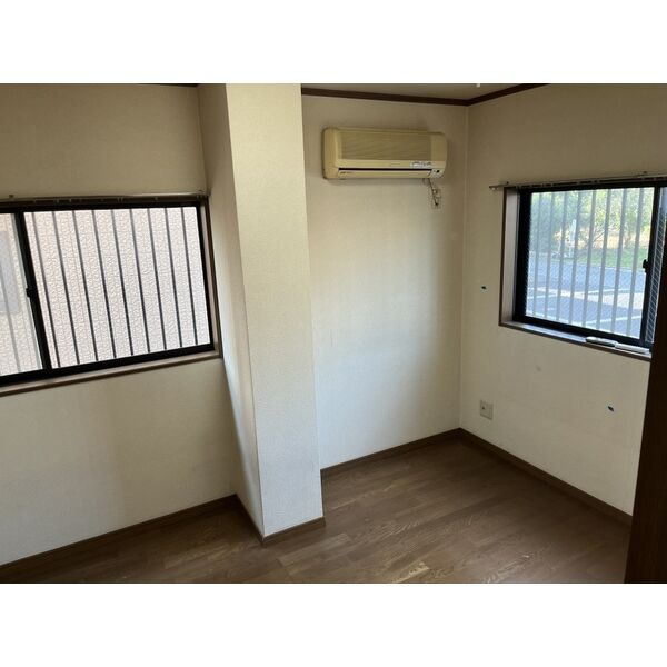 ルモンエストの洋室