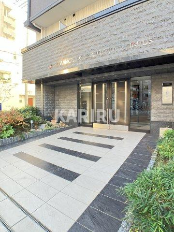 アドバンス大阪城北ルミウスのエントランス