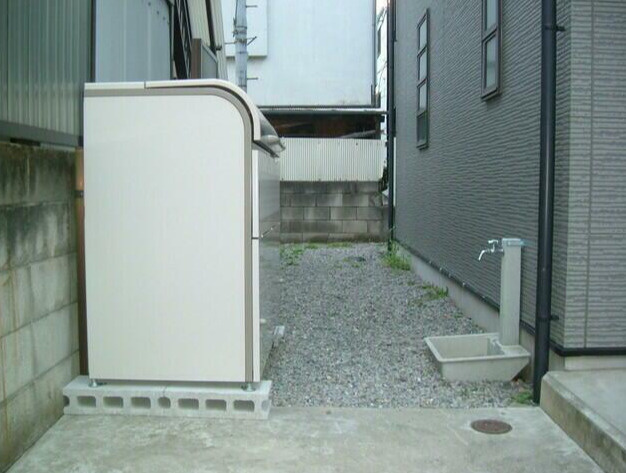 中野区本町１丁目のアパートのエントランス