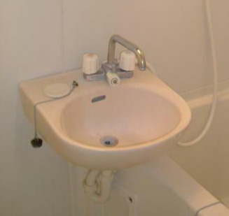 中野区本町１丁目のアパートの洗面所