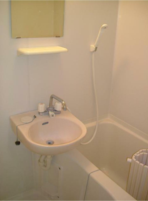 中野区本町１丁目のアパートの浴室