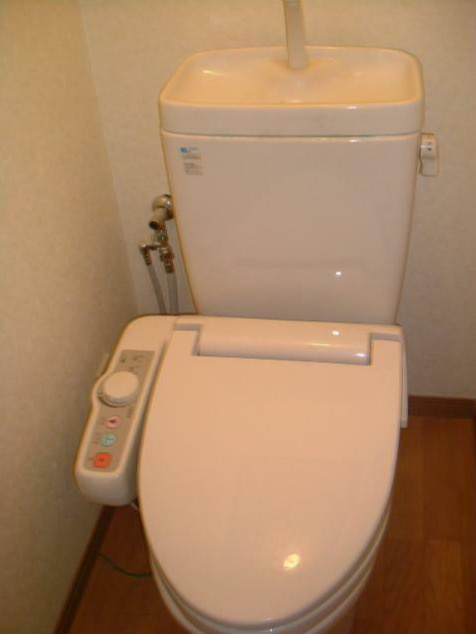 中野区本町１丁目のアパートのトイレ