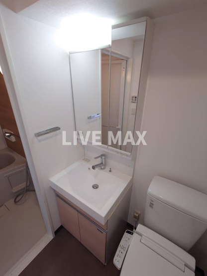 【洗面所】ベルフェリーク横濱山下町