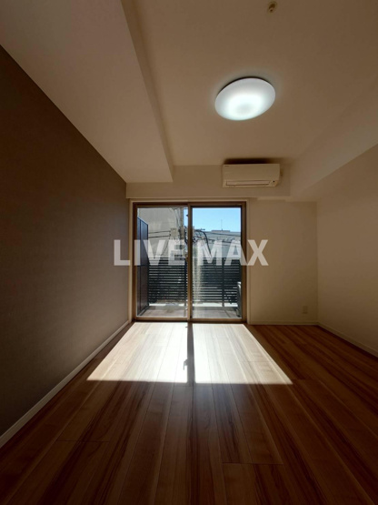 【居間・リビング】ベルフェリーク横濱山下町