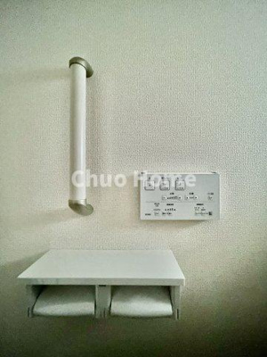 【トイレ】 | 足立区佐野2丁目新築分譲住宅 | 【ウォシュレット】清潔に使いたいお手洗いには最適な設備です。もちろんウォームレットも標準装備です。