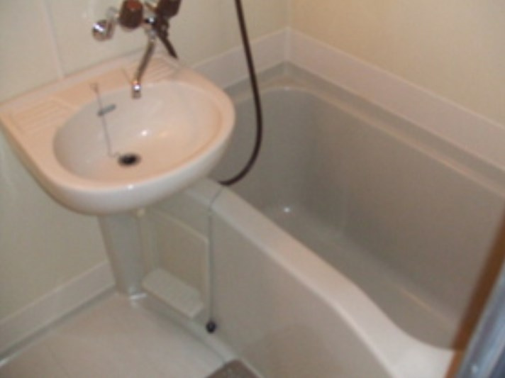 中野区弥生町２丁目の賃貸マンションの浴室