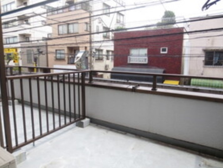 中野区弥生町２丁目の賃貸マンションのバルコニー