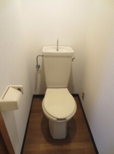 中野区弥生町２丁目の賃貸マンションのトイレ