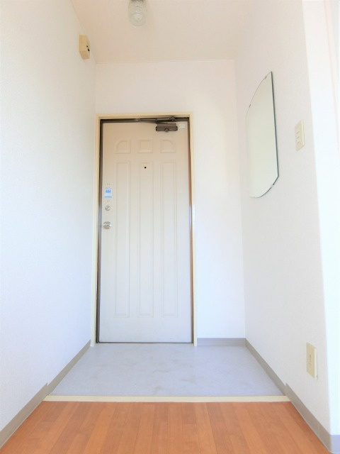 ブリリアント神路の玄関