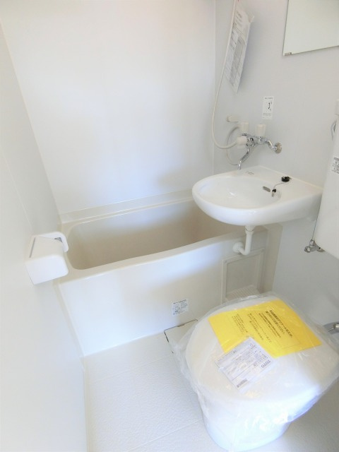 ブリリアント神路の浴室