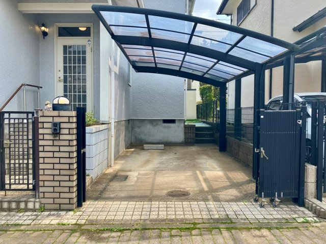 中富南戸建の駐車場