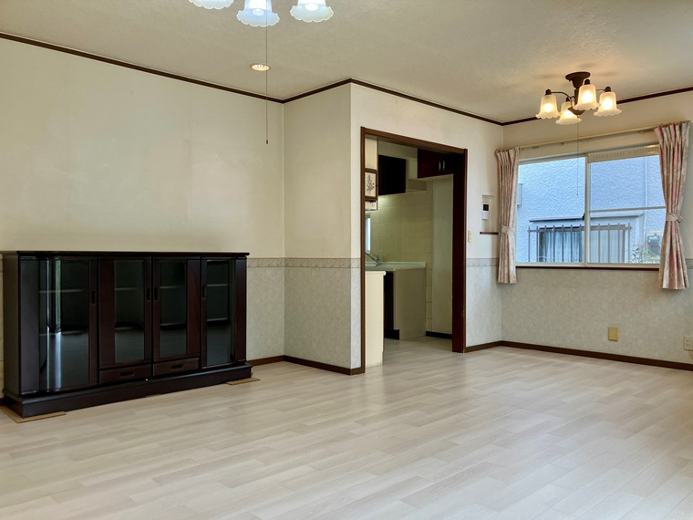 中富南戸建の居間・リビング