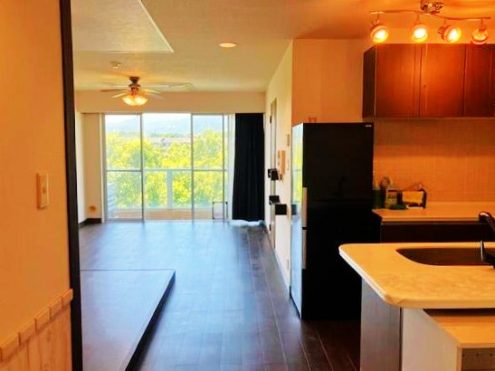 スカイリゾート伊豆高原の居間・リビング|広さの十分なリビングダイニング