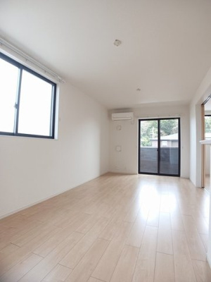 【居間・リビング】 | ブリーゼ西 | 使いやすい居間です