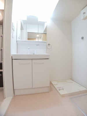 【洗面所】 | ブリーゼ西 | スペースが確保できる洗面所です