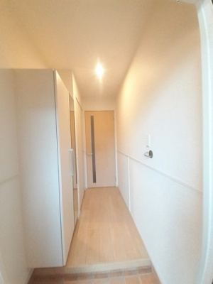 【玄関】 | ラヴィーン（ＲＡＶＩＮＥ）Ⅰ | 明るい玄関です