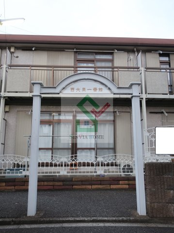 西大泉壱番館のエントランス