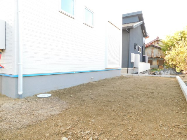 愛西市諸桑町郷城の新築一戸建の庭|◇庭◇　　広い庭付き♪