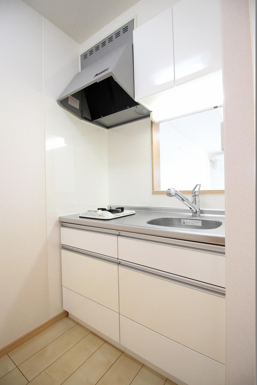 さくら弐番館のキッチン|※お部屋により仕様が異なる場合があります。