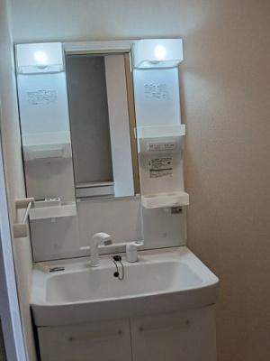 【洗面所】 | バンブーグロー | 明るい洗面所です